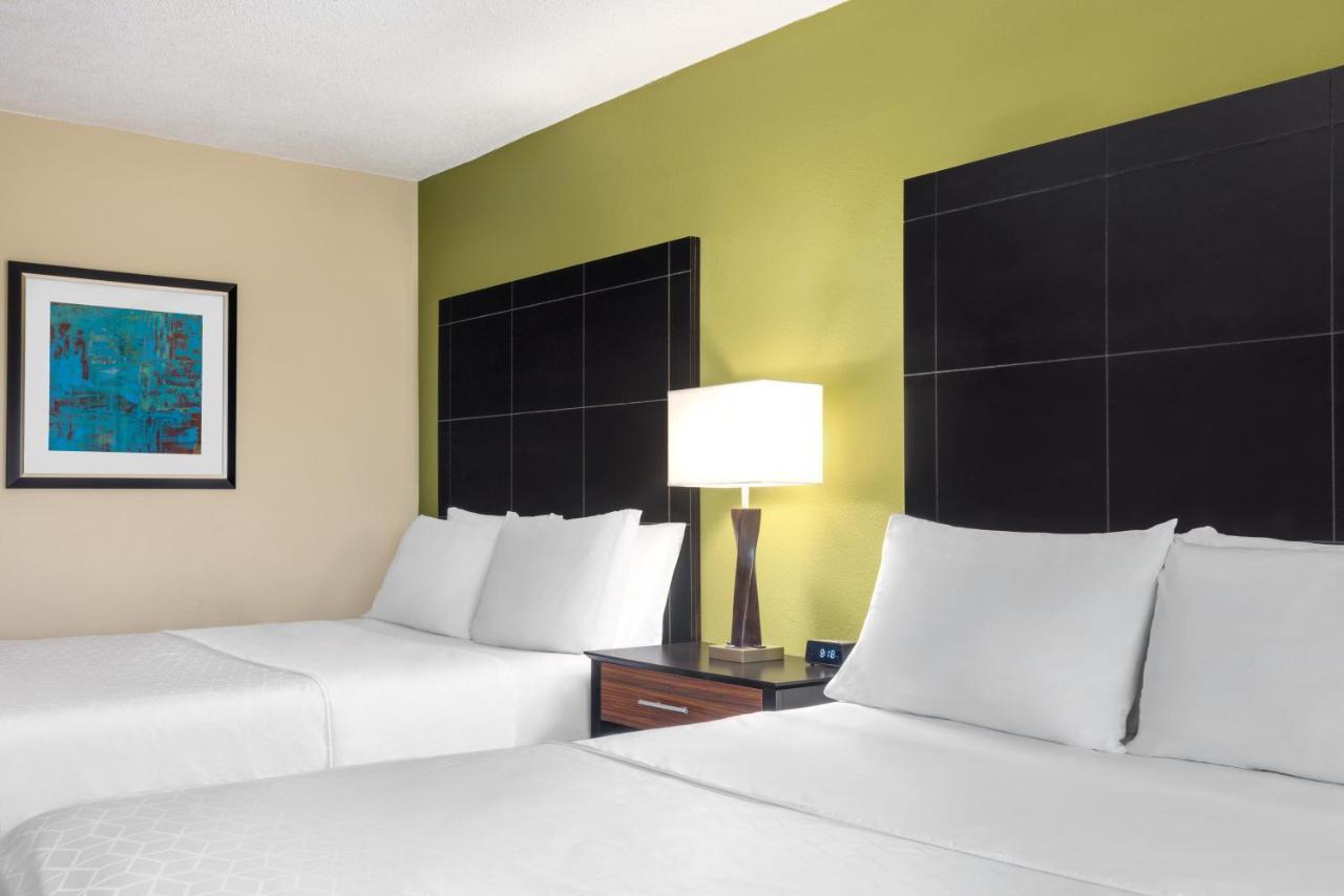 Holiday Inn Express Hotel & Suites Edmond By Ihg Экстерьер фото