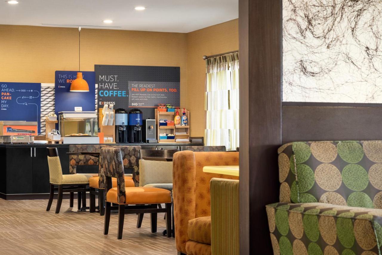 Holiday Inn Express Hotel & Suites Edmond By Ihg Экстерьер фото