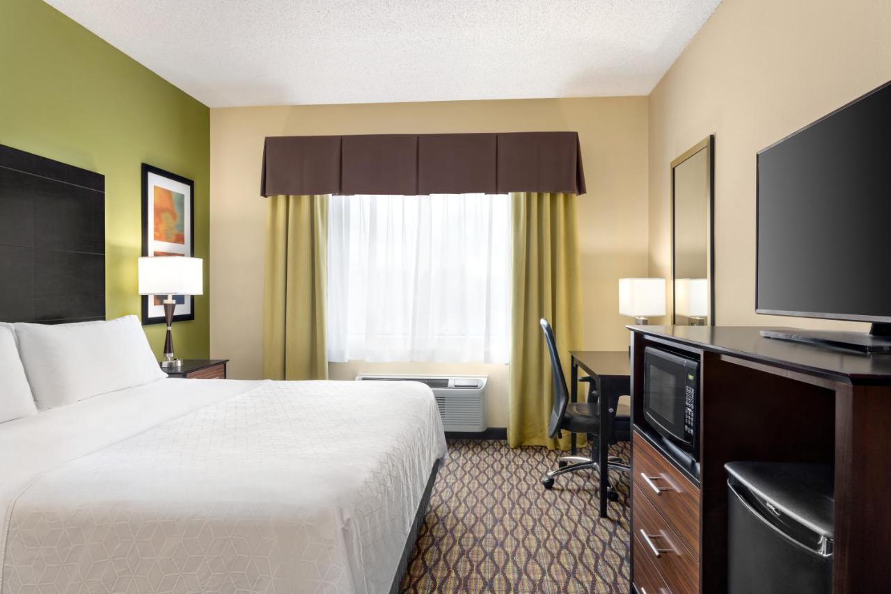 Holiday Inn Express Hotel & Suites Edmond By Ihg Экстерьер фото