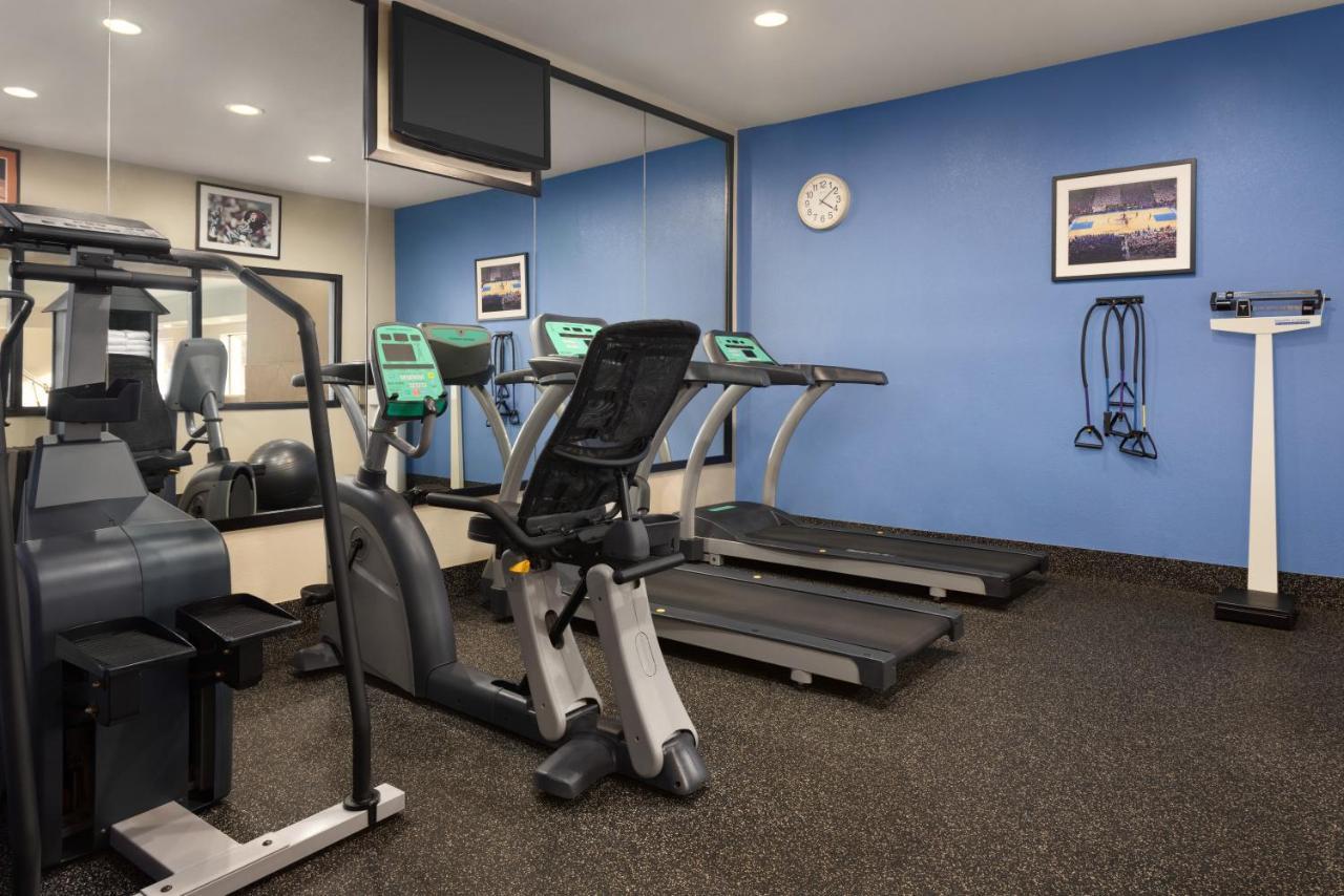 Holiday Inn Express Hotel & Suites Edmond By Ihg Экстерьер фото