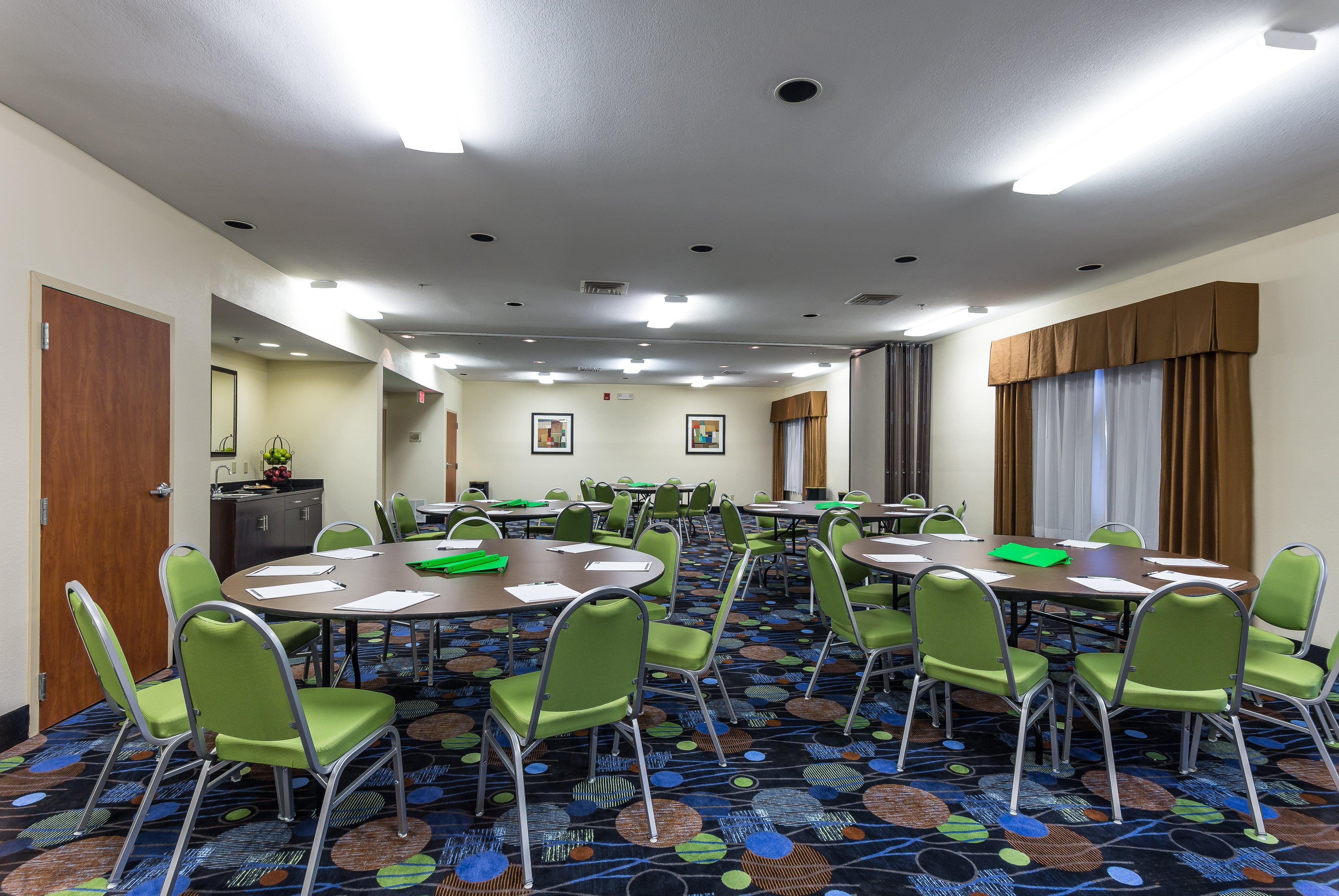 Holiday Inn Express Hotel & Suites Edmond By Ihg Экстерьер фото